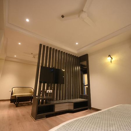 The Mudra Hotel Варанаси Екстериор снимка